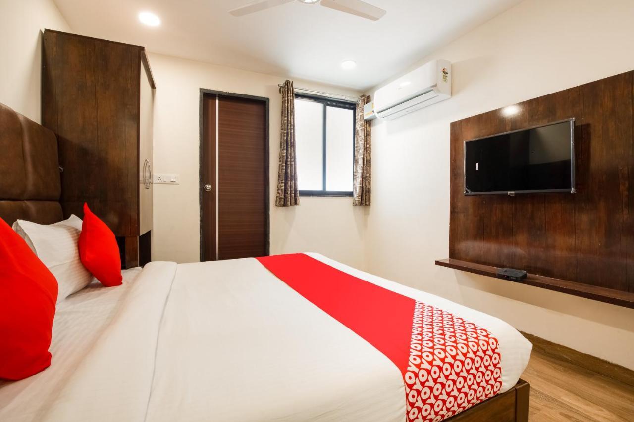 Oyo 71689 Hotel S Pride Indaur Kültér fotó
