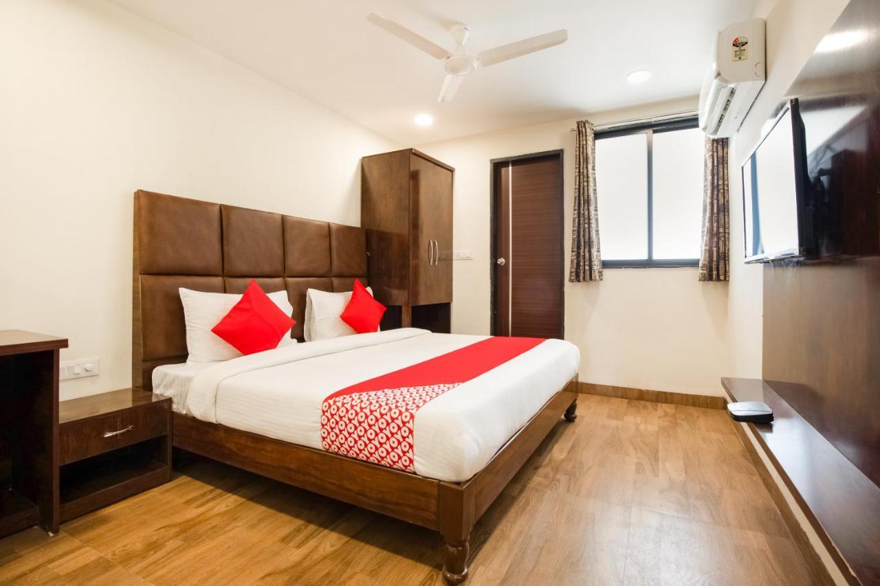 Oyo 71689 Hotel S Pride Indaur Kültér fotó