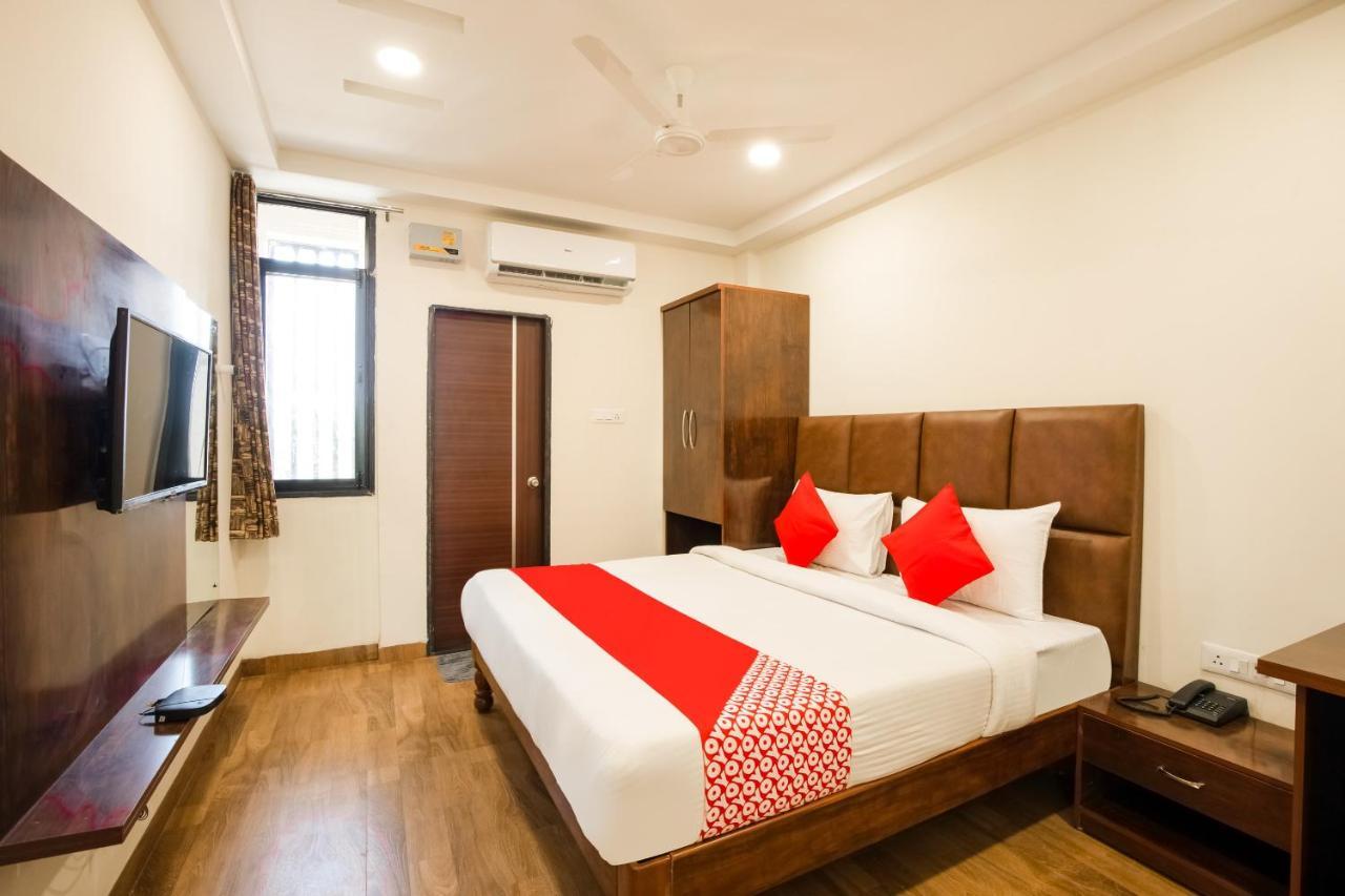 Oyo 71689 Hotel S Pride Indaur Kültér fotó